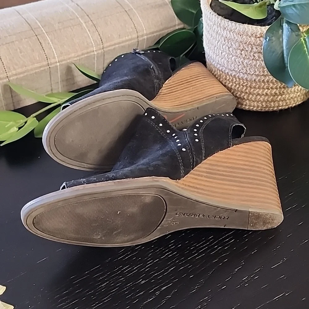 LUCKY BRAND Ulyssas Suede Slingback Wedge Sandals 39 8.5 Studs Vegan Leather